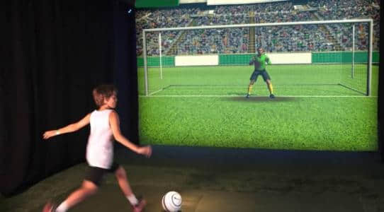 Jogo interativo de futebol para playground interno