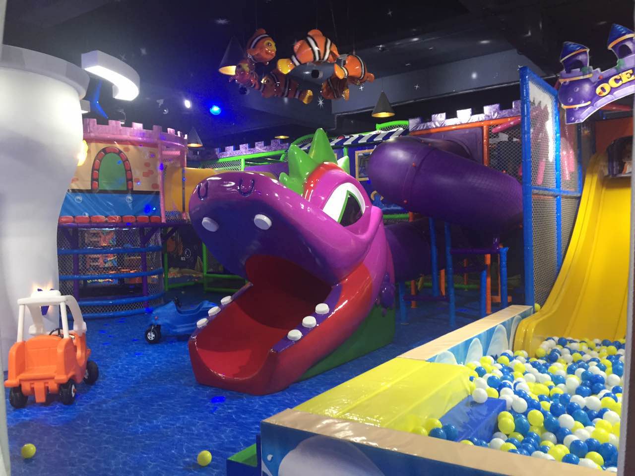 latest indoor playground equipment