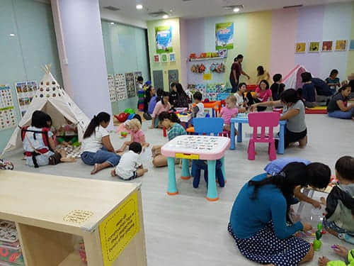 Busy tables indoor play park