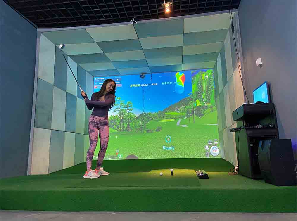 Interactive golf simulation